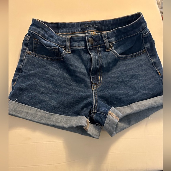 Size 6 denim cutoffs - Picture 1 of 4